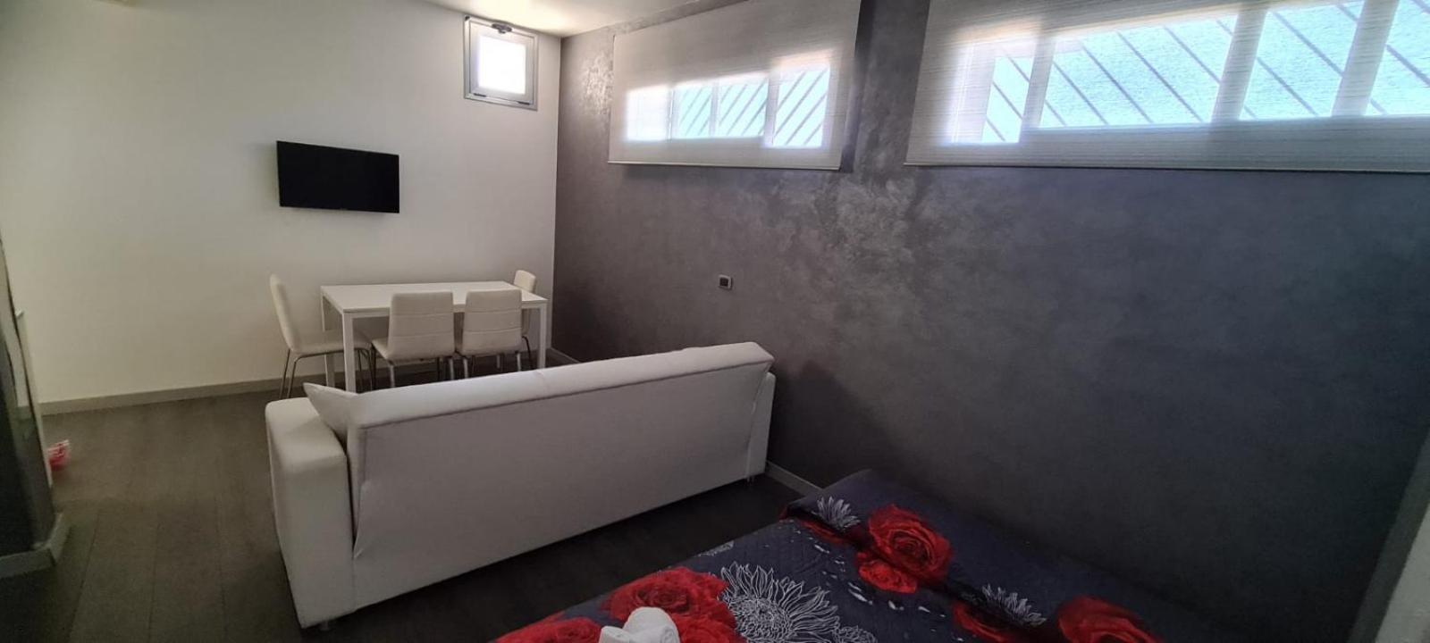 Beach Central Appartment Economy โตรเปอา ภายนอก รูปภาพ