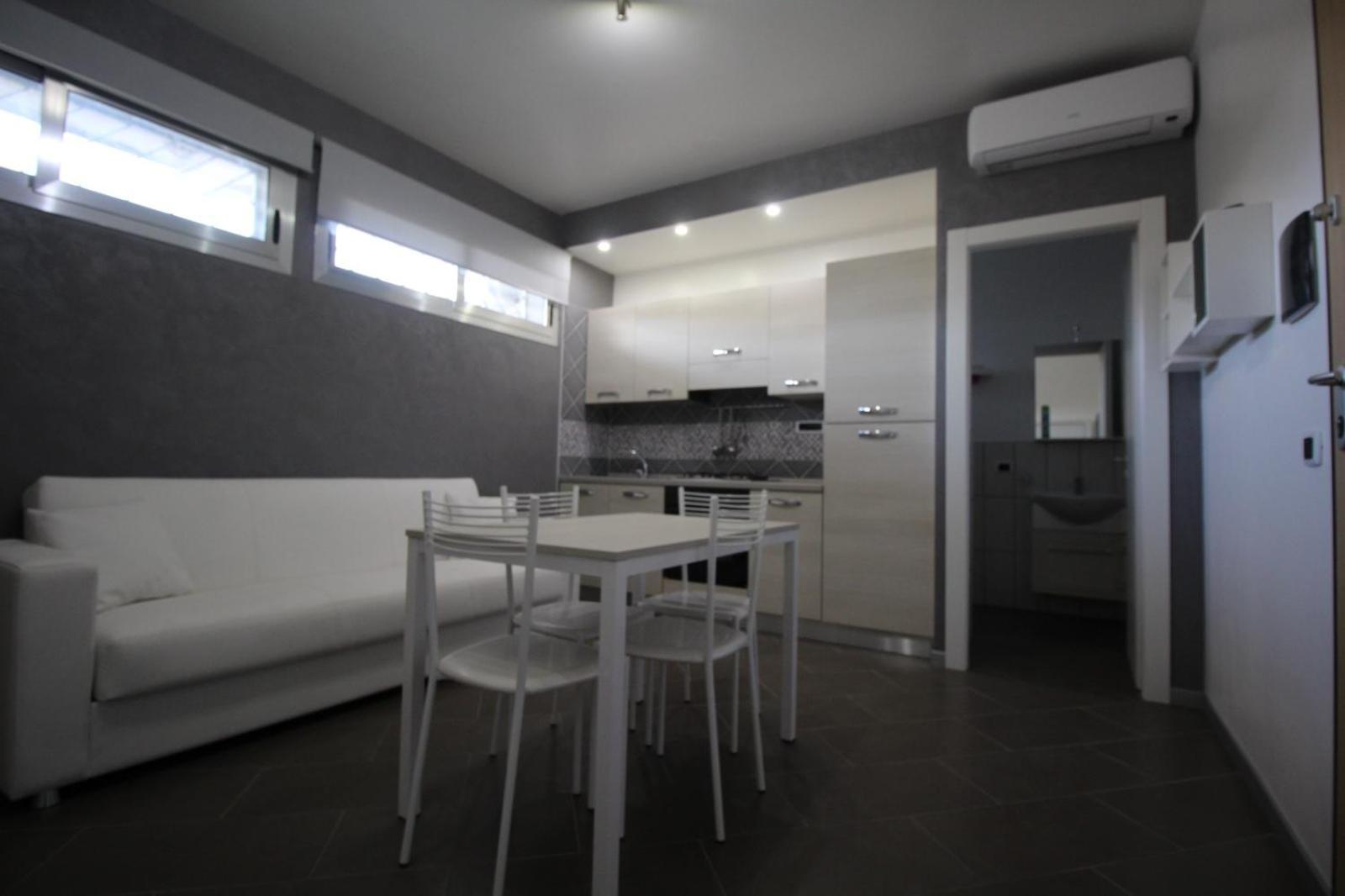 Beach Central Appartment Economy โตรเปอา ภายนอก รูปภาพ